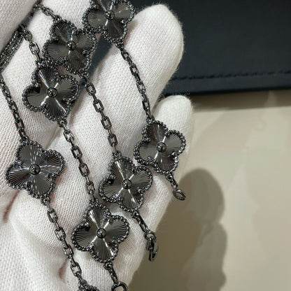 [Everoly JW] CLOVER 5 MOTIF BLACK BRACELET