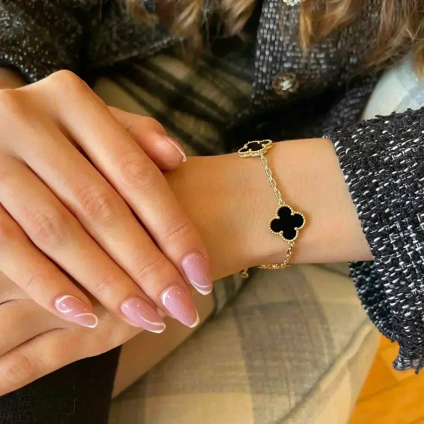 [Everoly JW]  CLOVER 5 MOTIF ONYXS BRACELET COLLECTION
