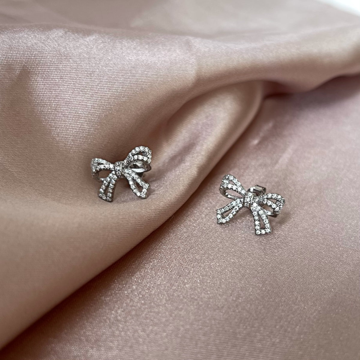 [Olivia JW]Dainty Bow Shape Earrings