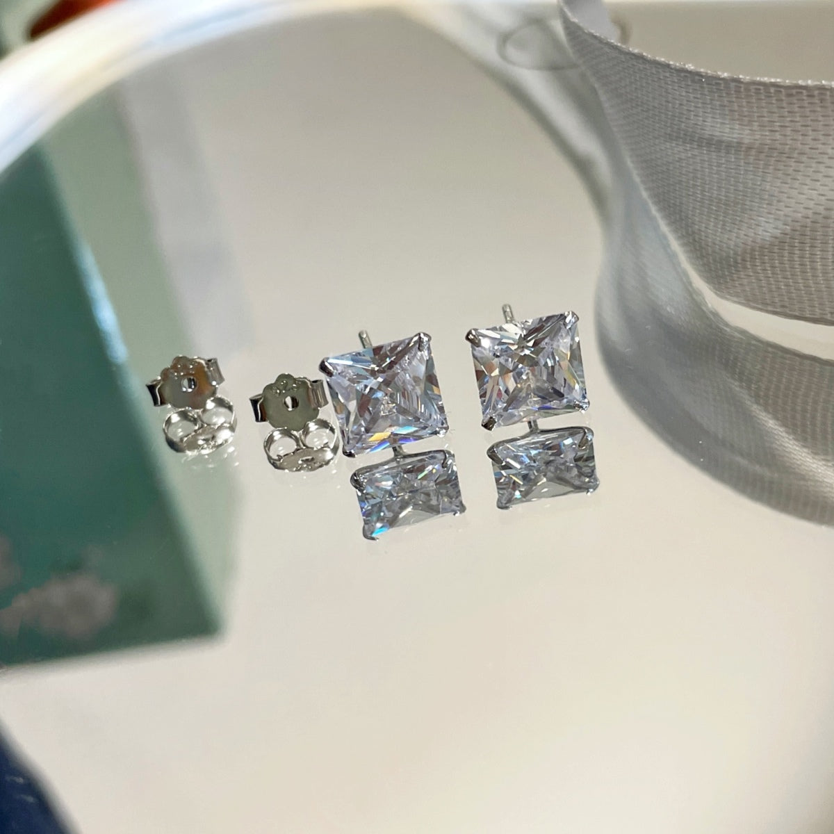 [Everoly JW]Ornate Square Shape Earrings