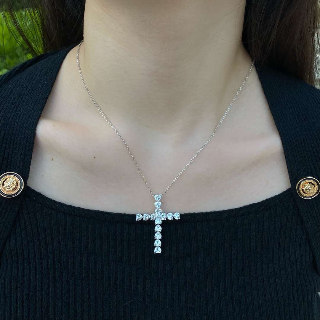 [Olivia JW]Radiant Cross Shape Necklace