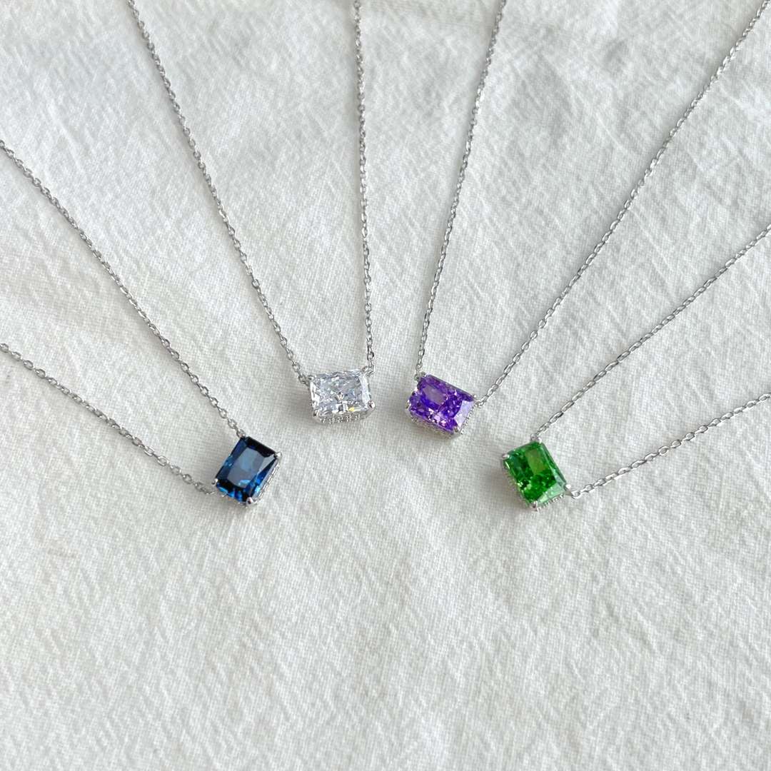 [Olivia JW]Luxurious Square Shape Colorful Necalack