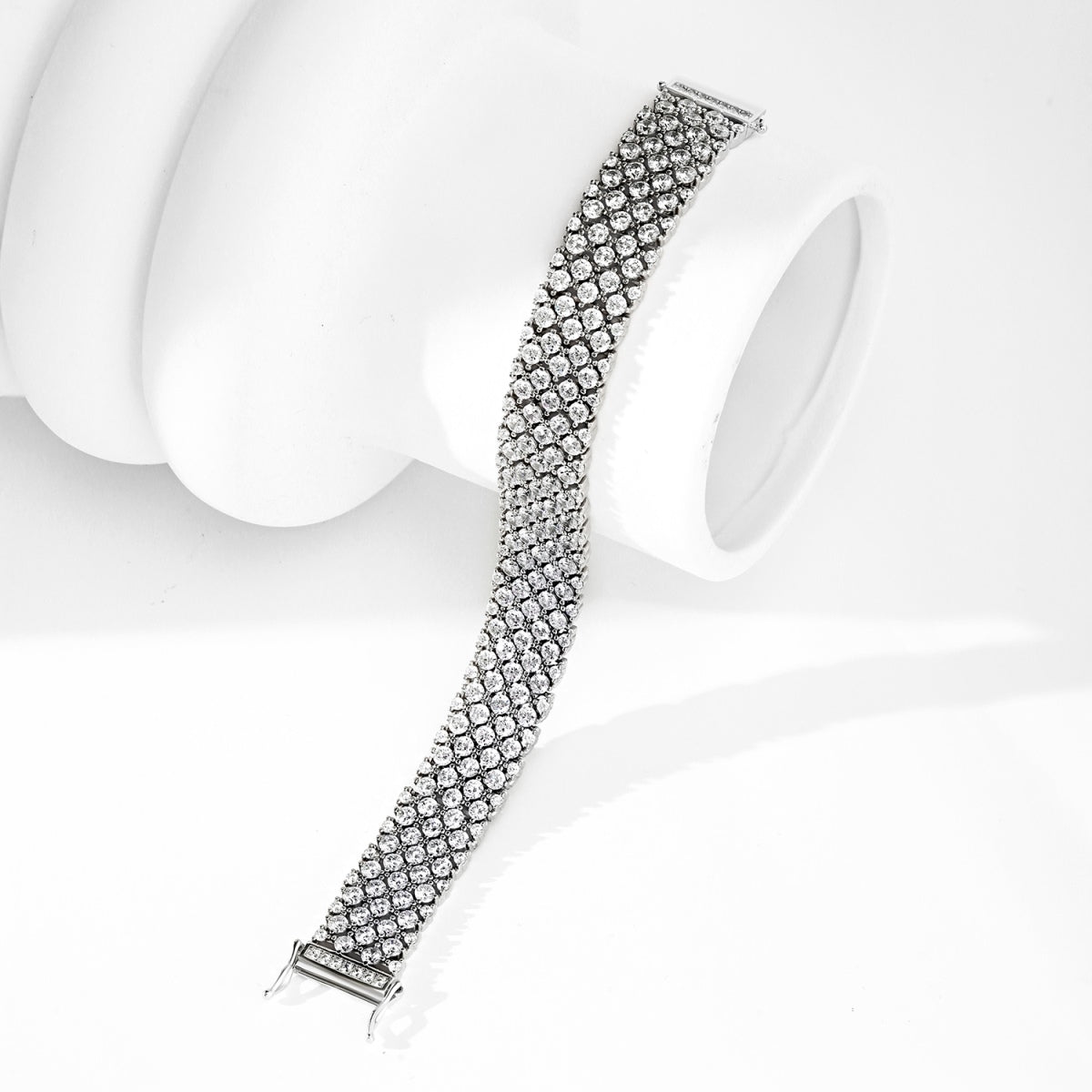 [Everoly JW] Verziertes, elegantes Party-Armband im Rundschliff