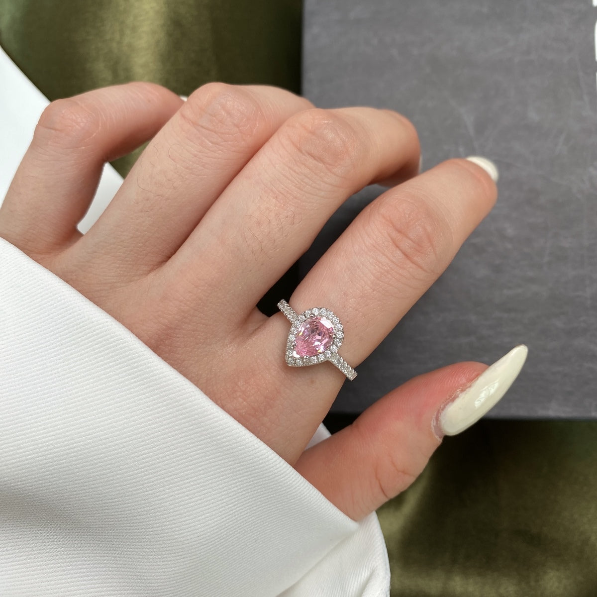 [Everoly JW] 1,0 Karat luxuriöser, strahlender Ehering in Wassertropfenform