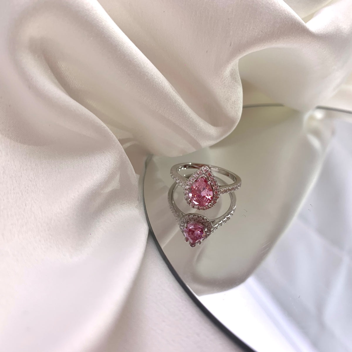 [Olivia JW]1.0 Carat Luxurious Resplendent Water Drop Shape Wedding Ring