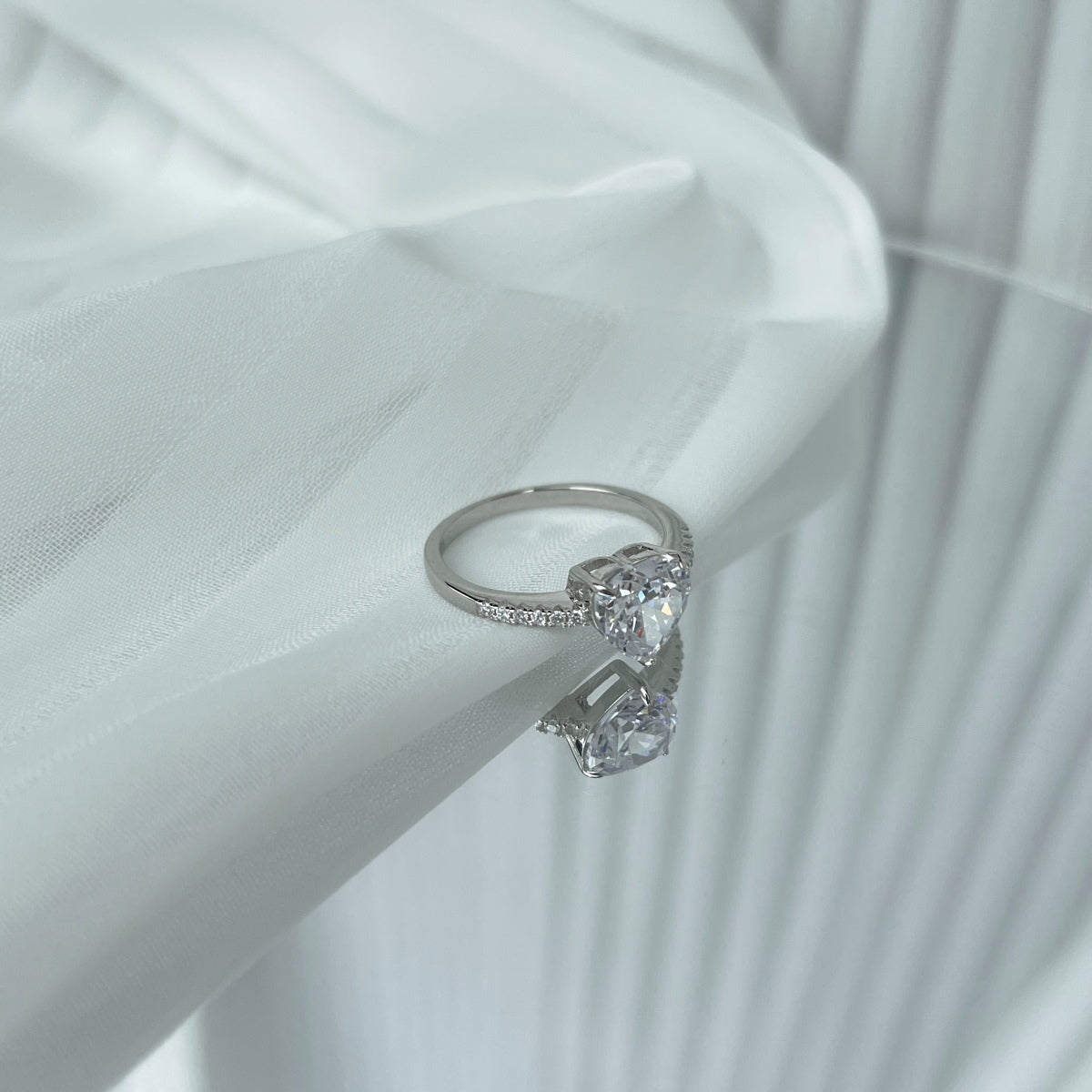 [Olivia JW]2.0 Carat Dazzling Lustrous Heart Cut Lover Ring