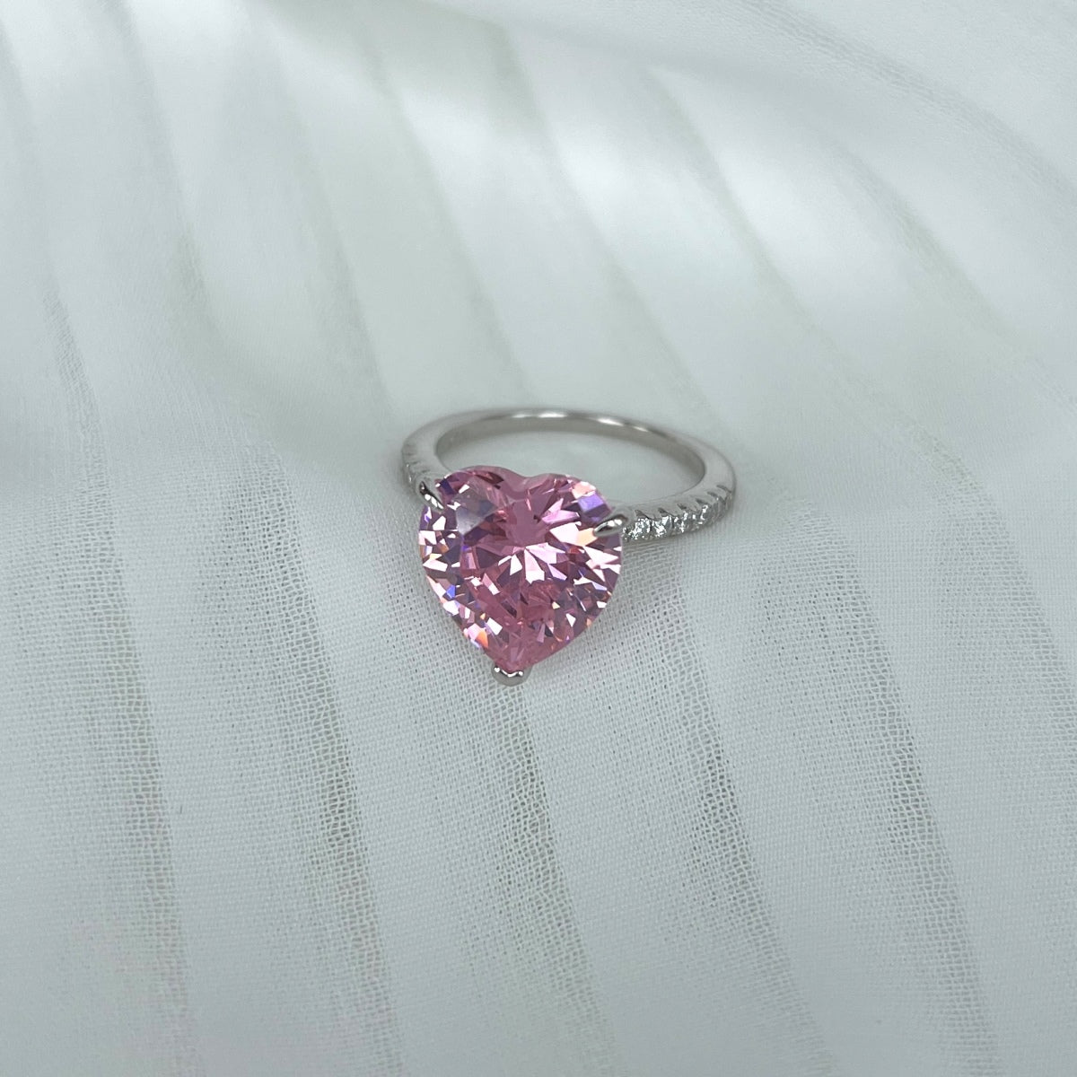 [Everoly JW] 6,0 Karat luxuriöser funkelnder romantischer Herzschliff-Liebhaberring