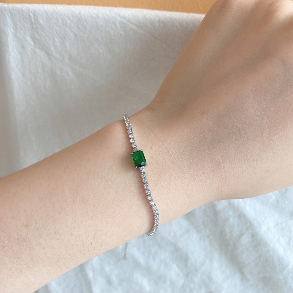 [Olivia JW]1.0 Carat Unique Emerald Cut Banquet Bracelet