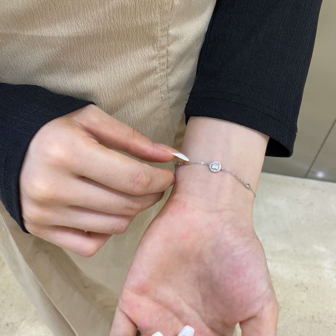 [Olivia JW]Dazzling Round Cut Shape Bracelet