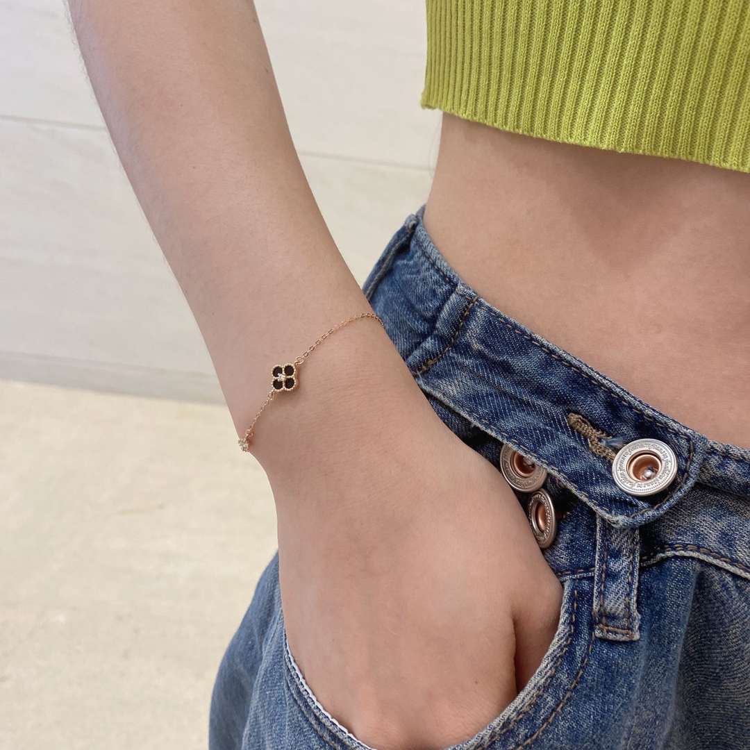 [Olivia JW]Delicate Four Leaf Clover Bracelet
