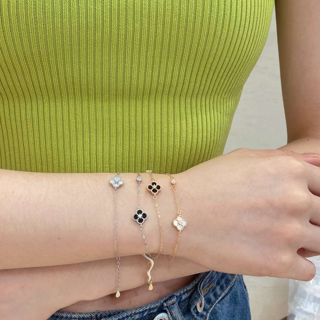 [Olivia JW]Delicate Four Leaf Clover Bracelet