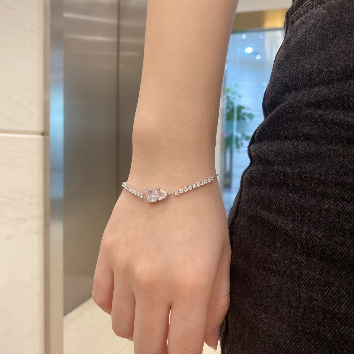 [Everoly JW] まばゆいばかりのユニークなマルチシェイプのラバーブレスレット