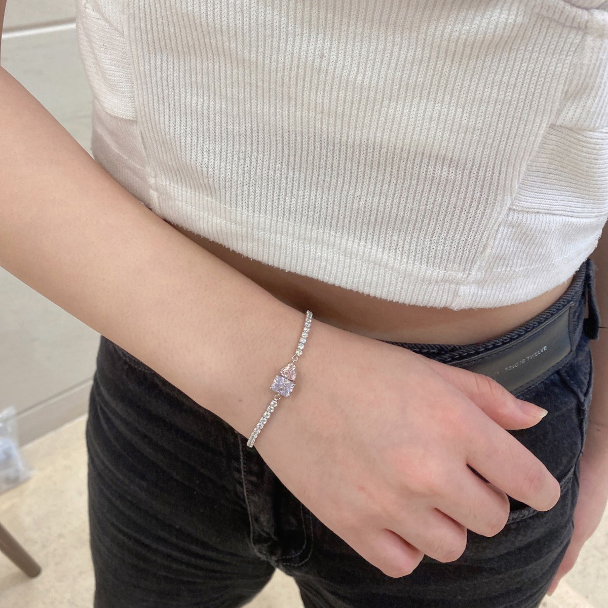 [Everoly JW] まばゆいばかりのユニークなマルチシェイプのラバーブレスレット