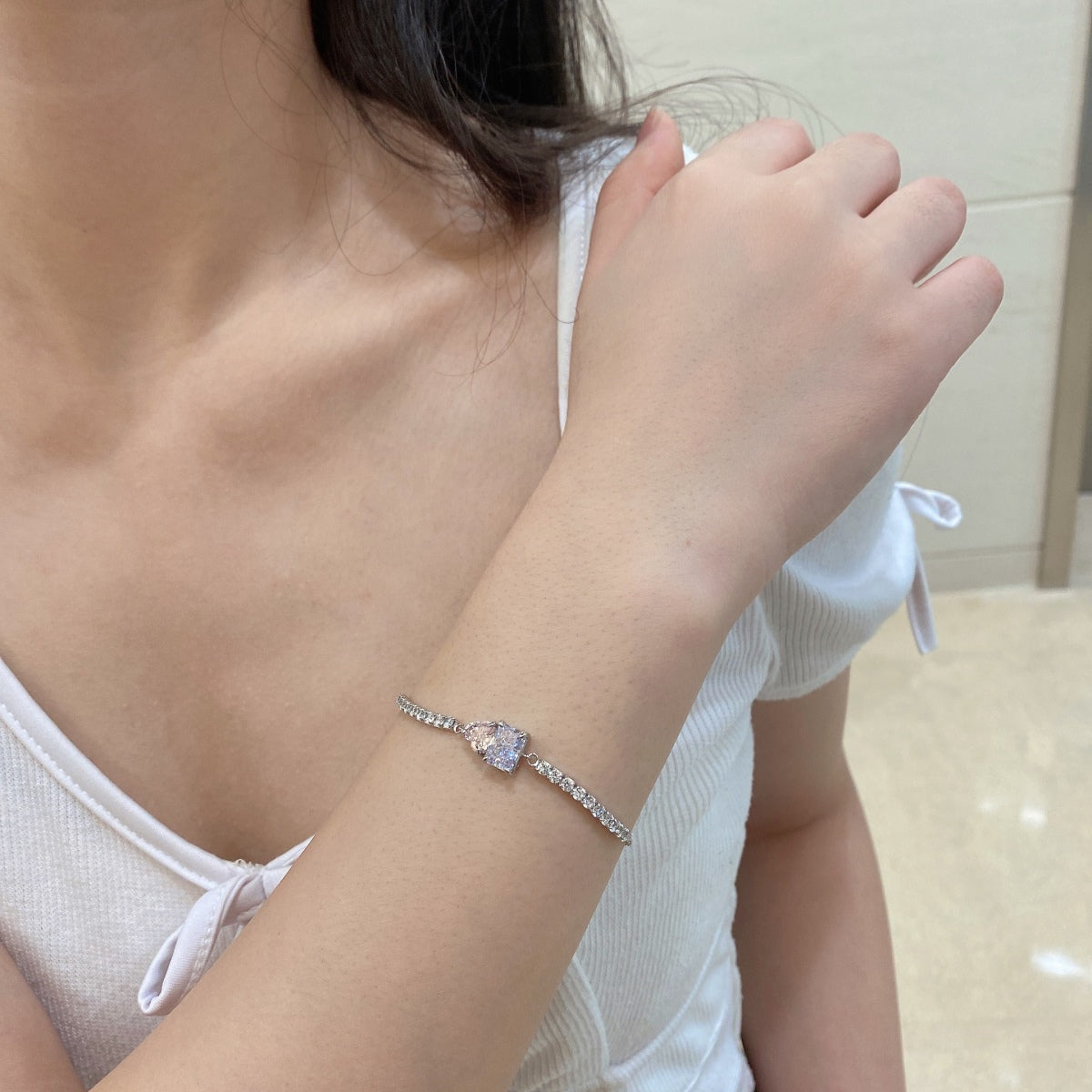 [Everoly JW] まばゆいばかりのユニークなマルチシェイプのラバーブレスレット