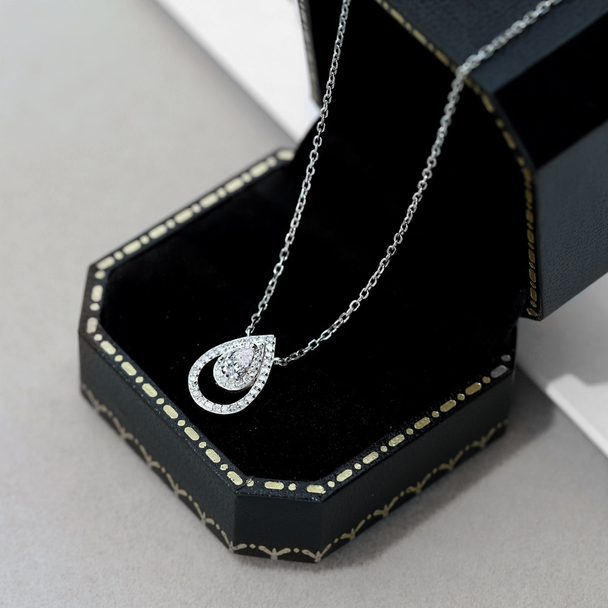 [Olivia JW]Sparkling Pear Cut Necklace