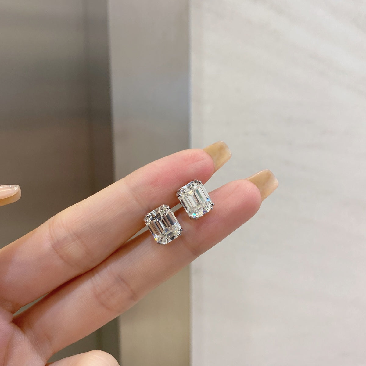 [Olivia JW]Dazzling Square Shape Earrings