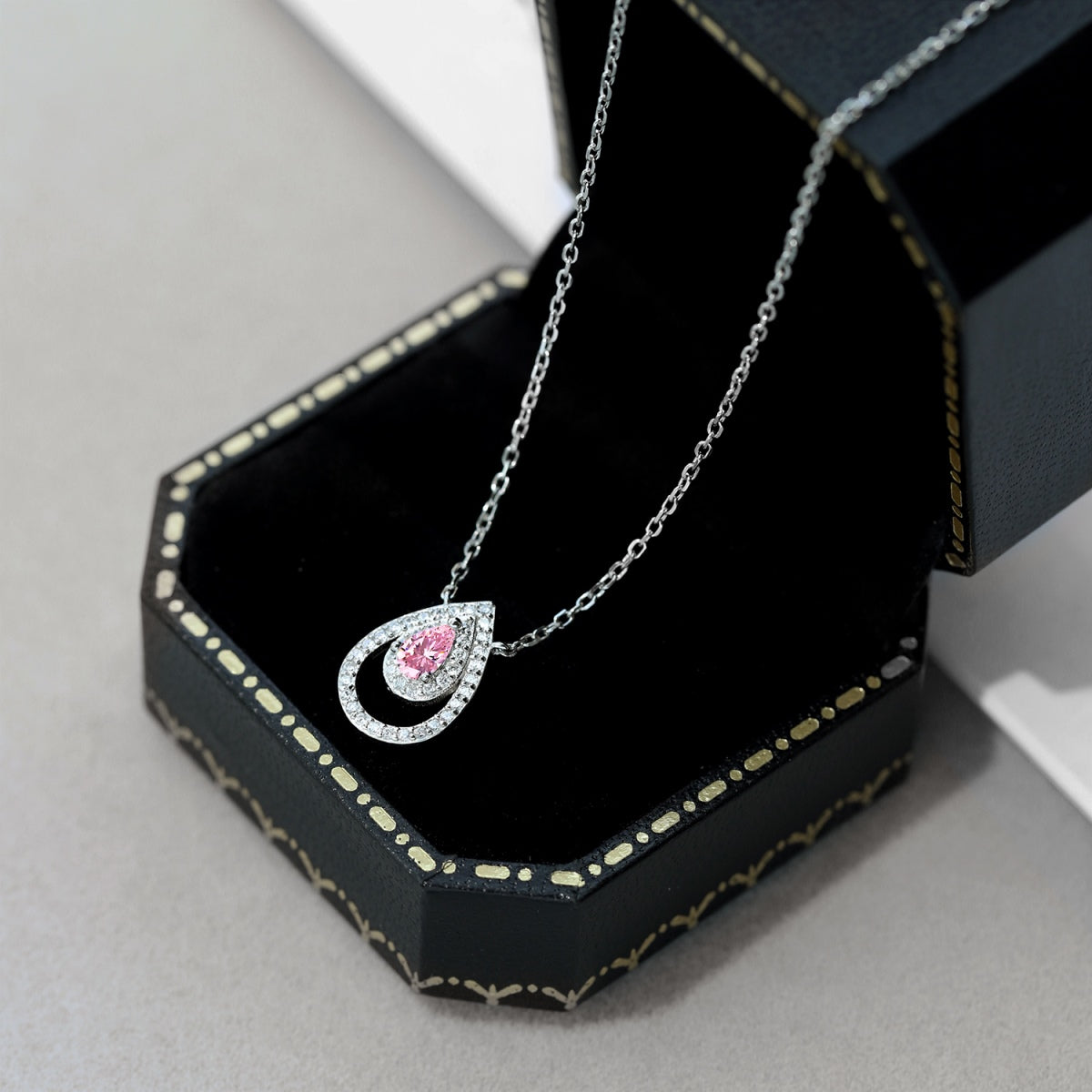 [Olivia JW]Sparkling Pear Cut Necklace