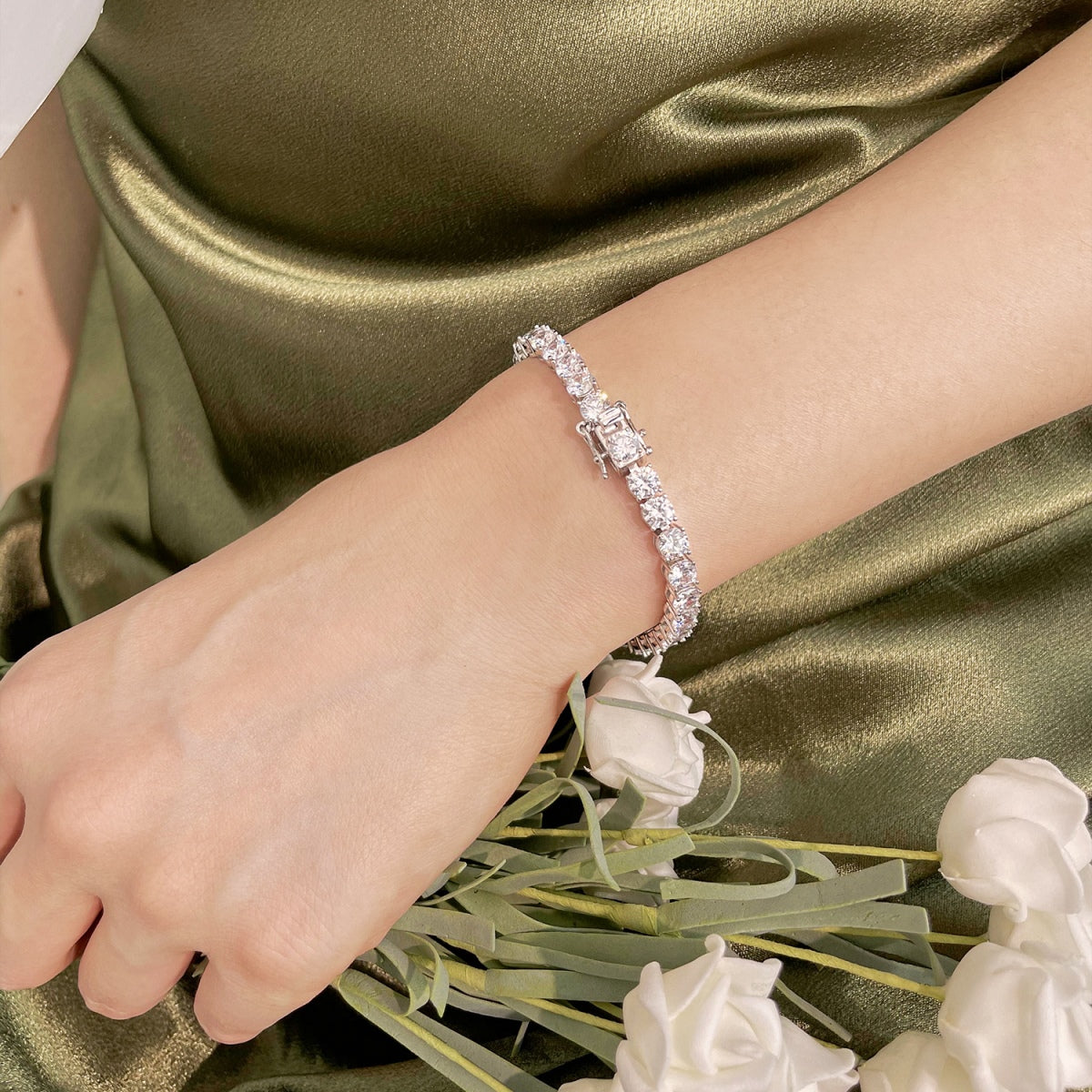 [Olivia JW]Ornate Sparkling Round Cut Wedding Bracelet