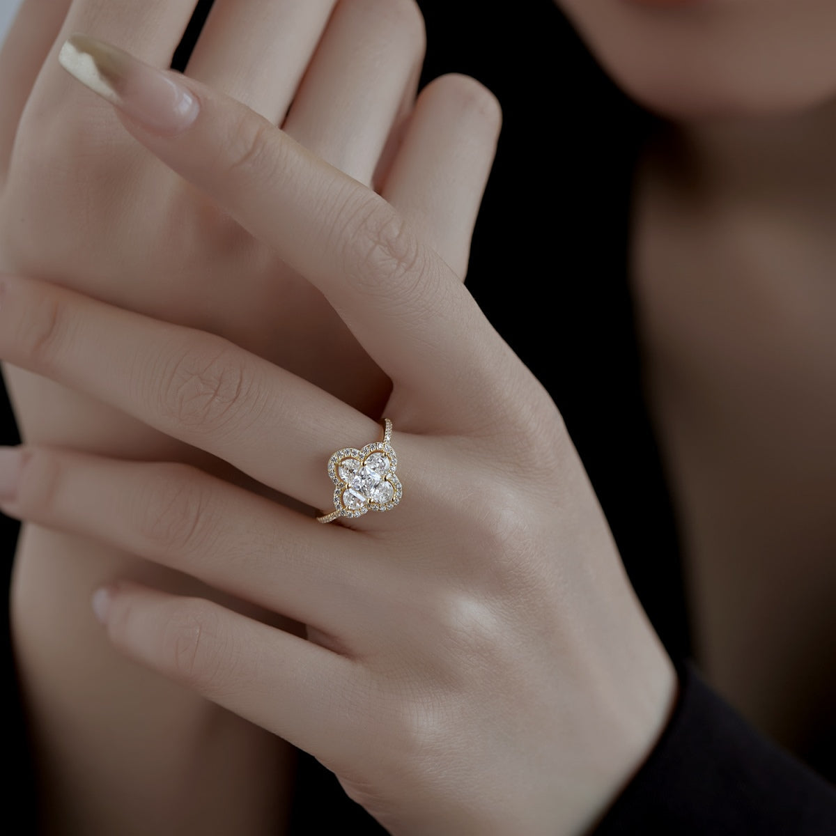 [Olivia JW]Luxurious Eternity Flower Shape Banquet Ring