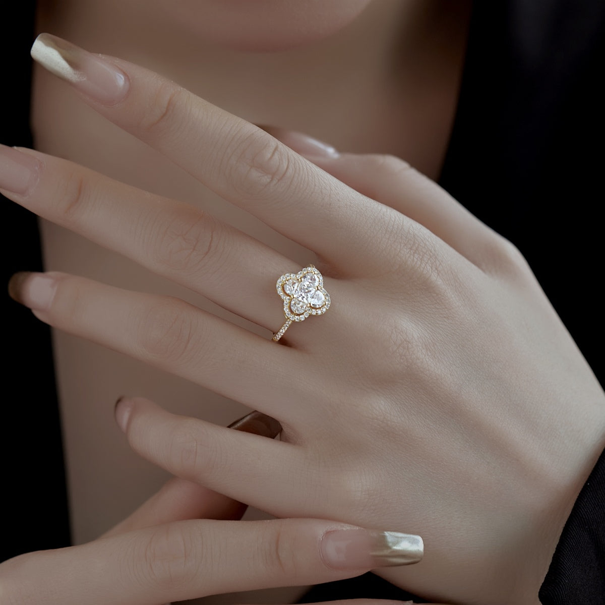 [Olivia JW]Luxurious Eternity Flower Shape Banquet Ring