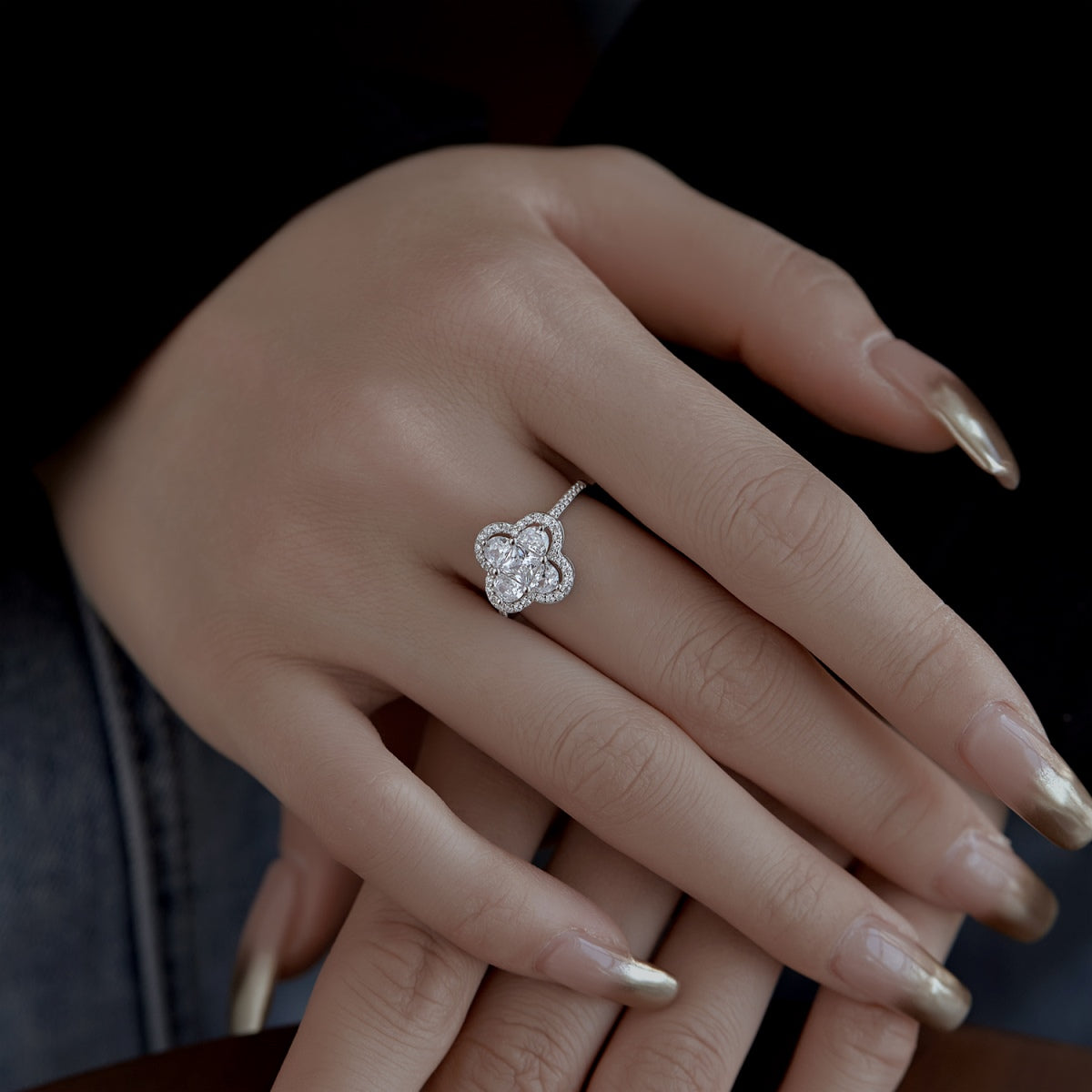 [Olivia JW]Luxurious Eternity Flower Shape Banquet Ring