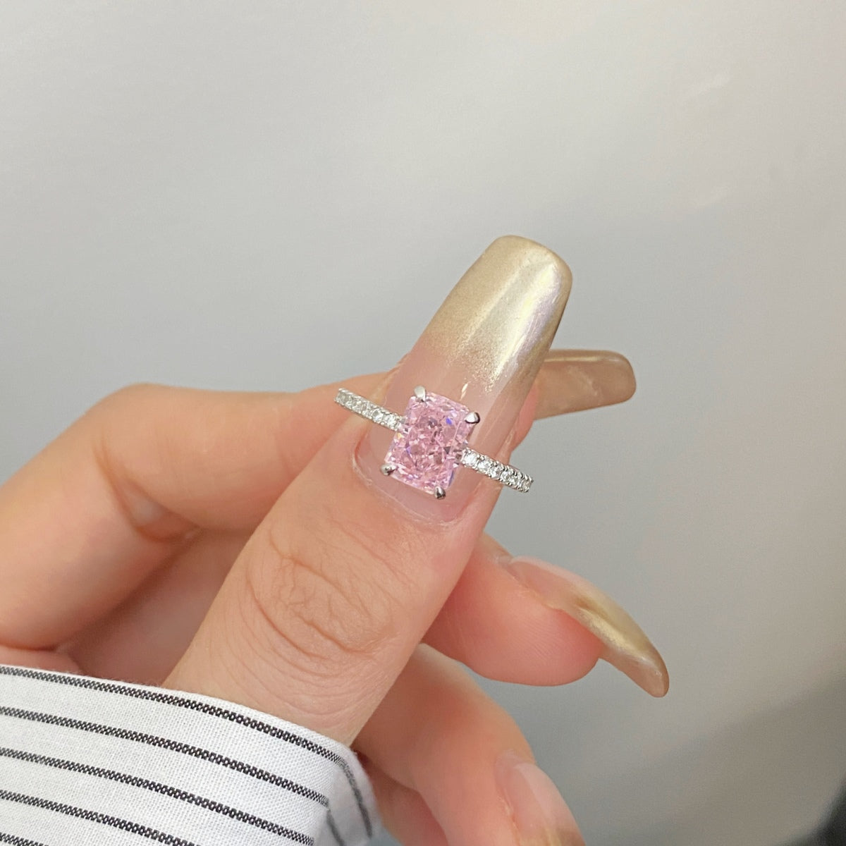 [Olivia JW]2.0 Carat Dazzling Sparkling Radiant Cut Party Ring