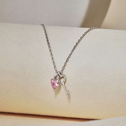 [Olivia JW]Unique Heart Shape Key Pendent Necklace