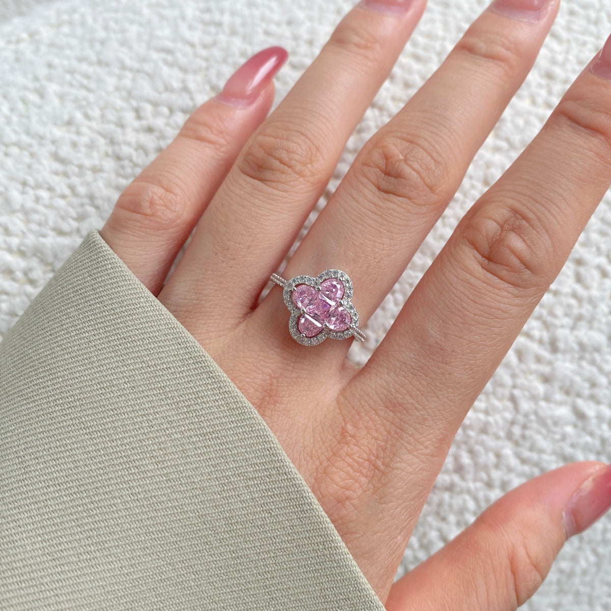 [Olivia JW]Luxurious Eternity Flower Shape Banquet Ring