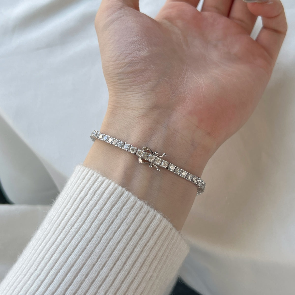 [Olivia JW]Dainty Charming Round Cut Tennis Bracelet