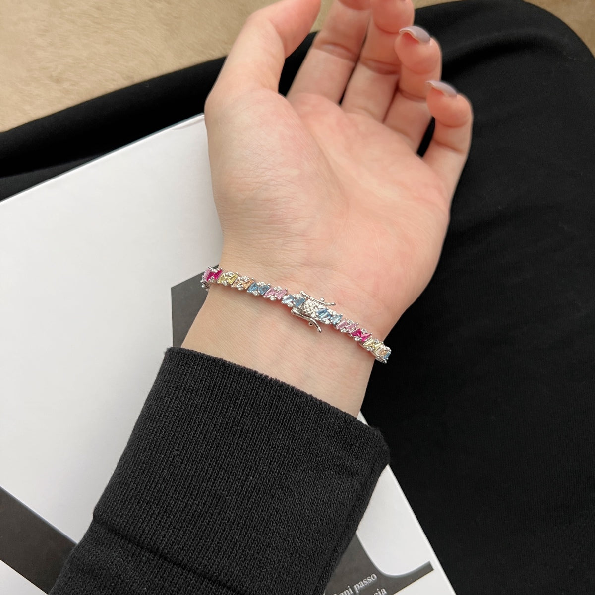 [Olivia JW]Ornate Sparkling Multi Cut Party Bracelet