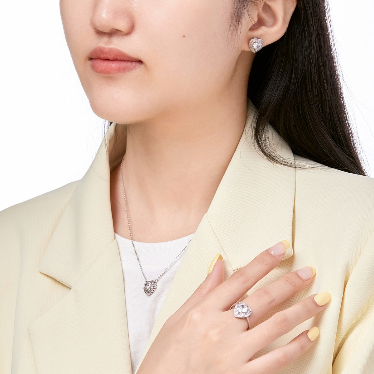 [Everoly JW]繊細で輝くハートシェイプの結婚指輪