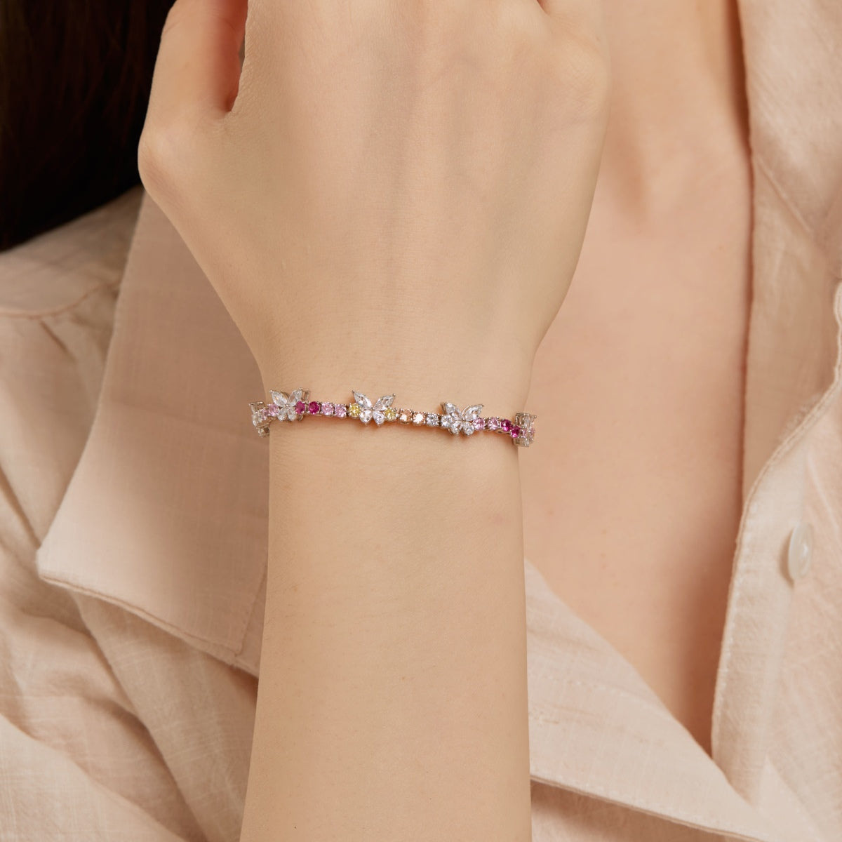 [Olivia JW]Ornate Colorful Butterfly Shape Round Cut Daily Bracelet