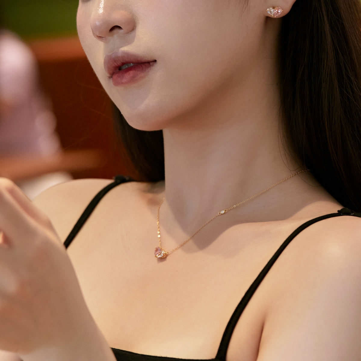 [Olivia JW]Dazzling Elegant Heart Cut Lover Earrings