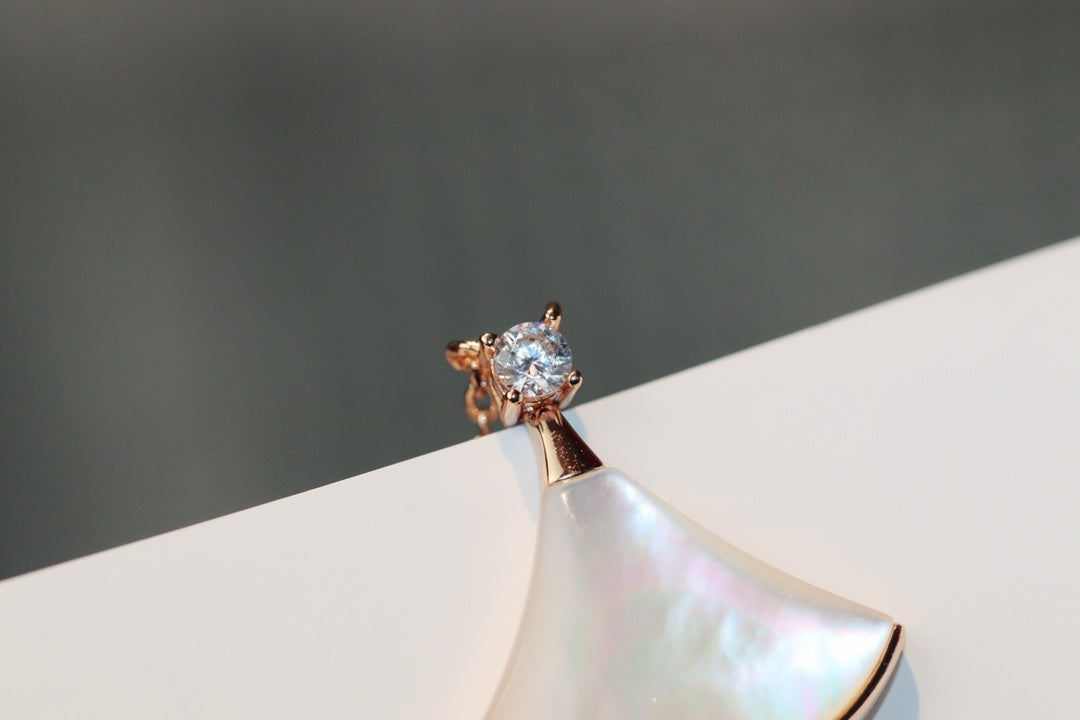 [OLIVIA]DREAM NECKLACE WHITE MOP PINK GOLD 1 DIAMOND
