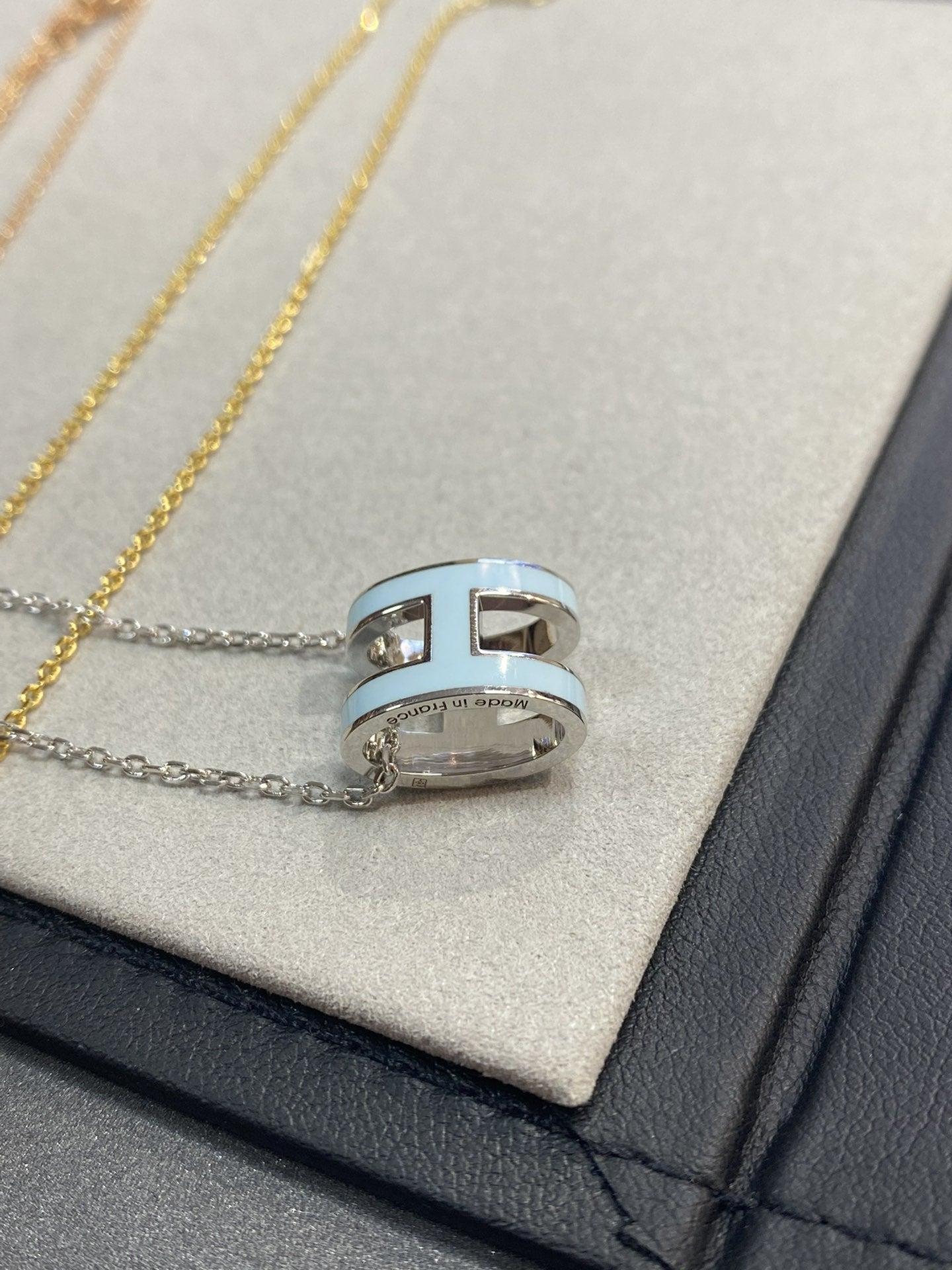 [Everoly JW]POP H HELLBLAU HALSKETTE