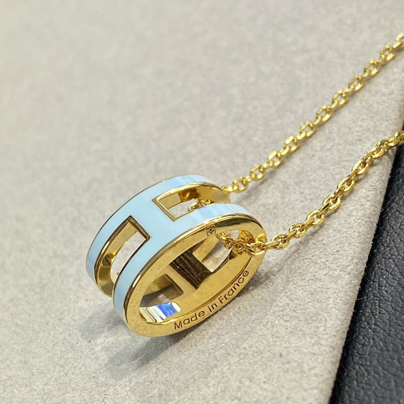[Everoly JW]POP H HELLBLAU HALSKETTE