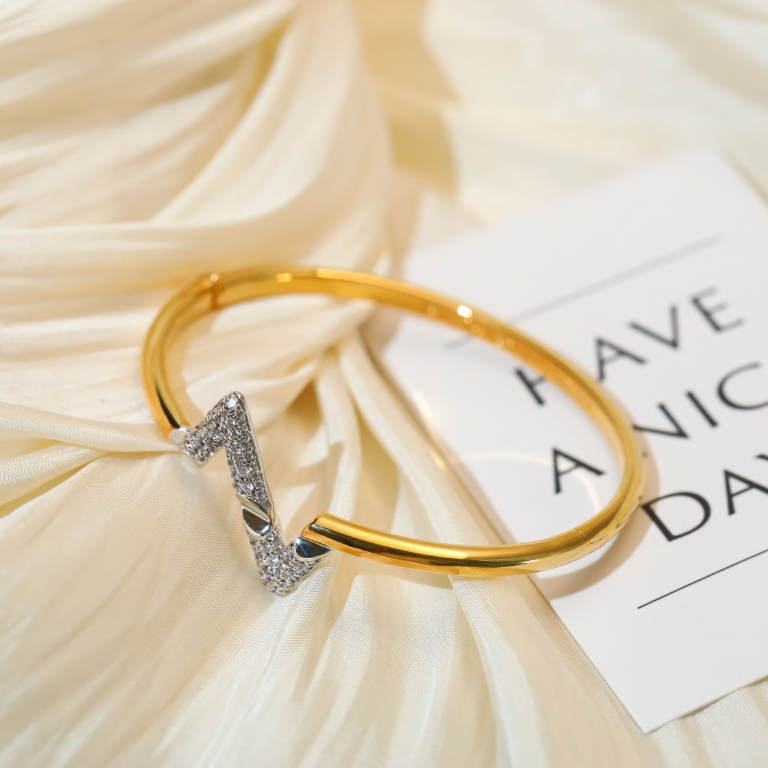 [Olivia JW]VOLTE UPSITE DOWN GOLD DIAMOND BRACELET