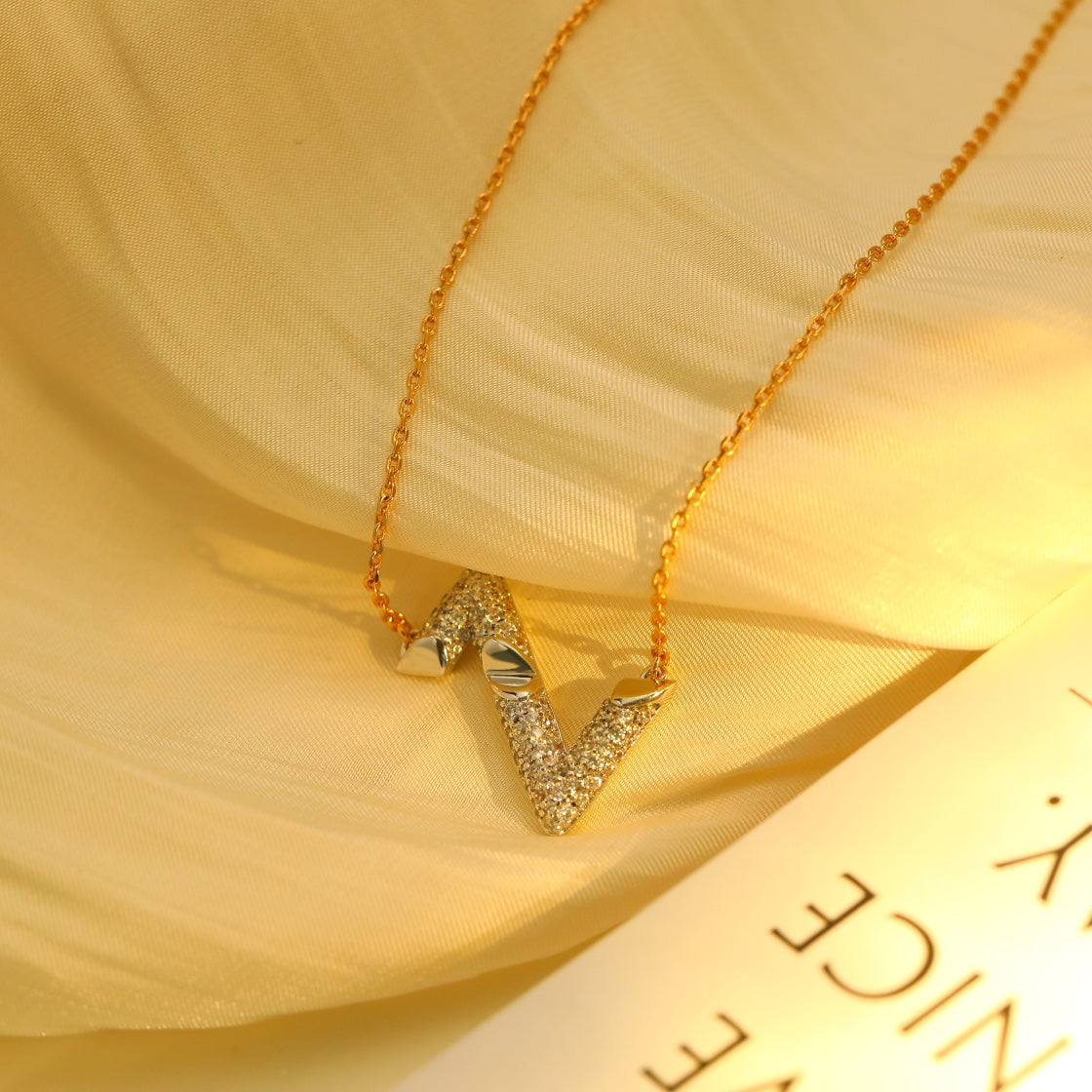 [Olivia JW]VOLT SILVER DIAMOND PEDANT NECKLACE