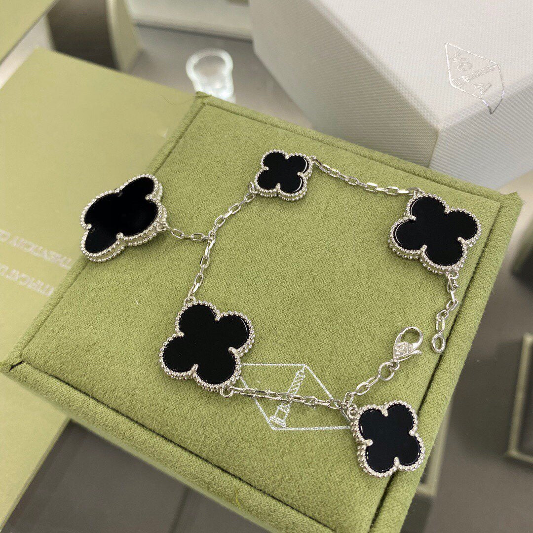 [Olivia JW]CLOVER 5 MOTIFS SIVLER ONYX BRACELET