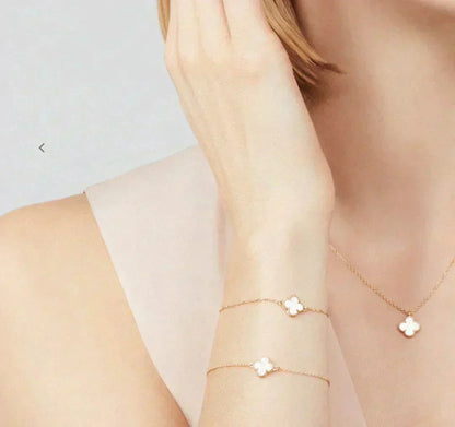 [Olivia JW]CLOVER MINI 9.5MM WHITE MOTHER-OF-PEARL NECKLACE