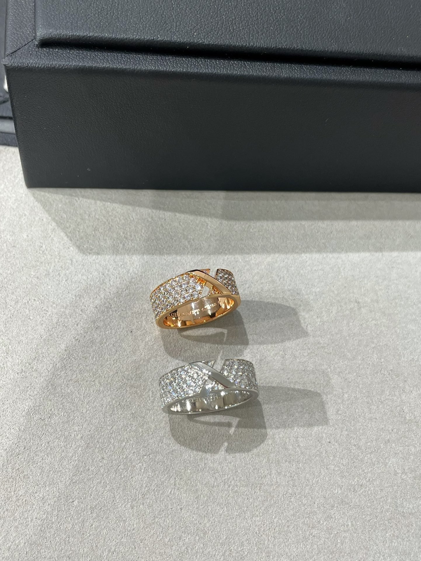 [Everoly JW] LIENS EVIDENCE DIAMANT-RING