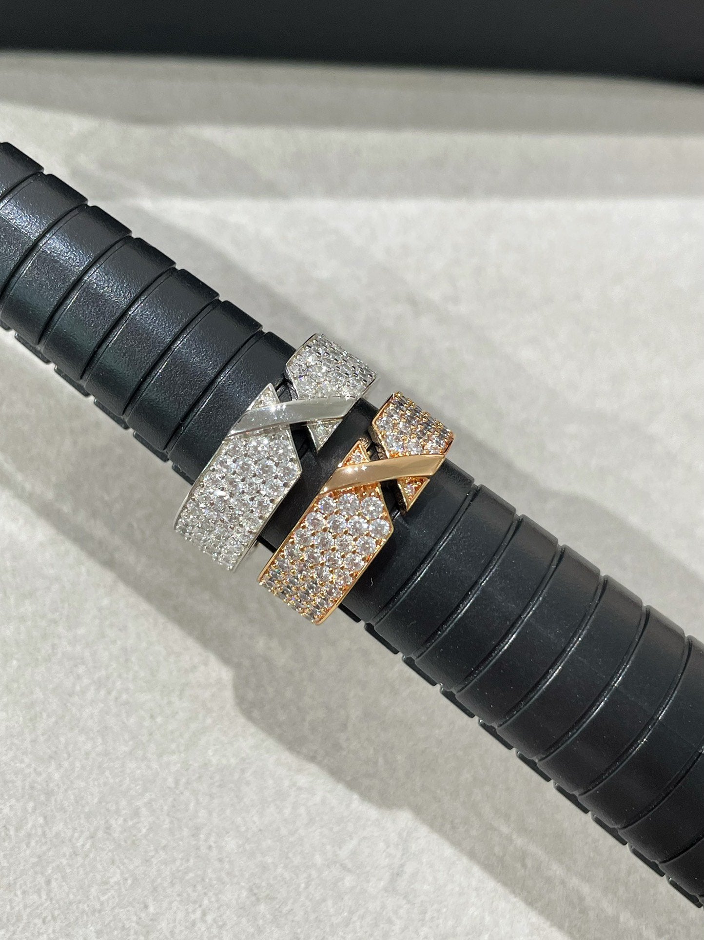 [Everoly JW] LIENS EVIDENCE DIAMANT-RING