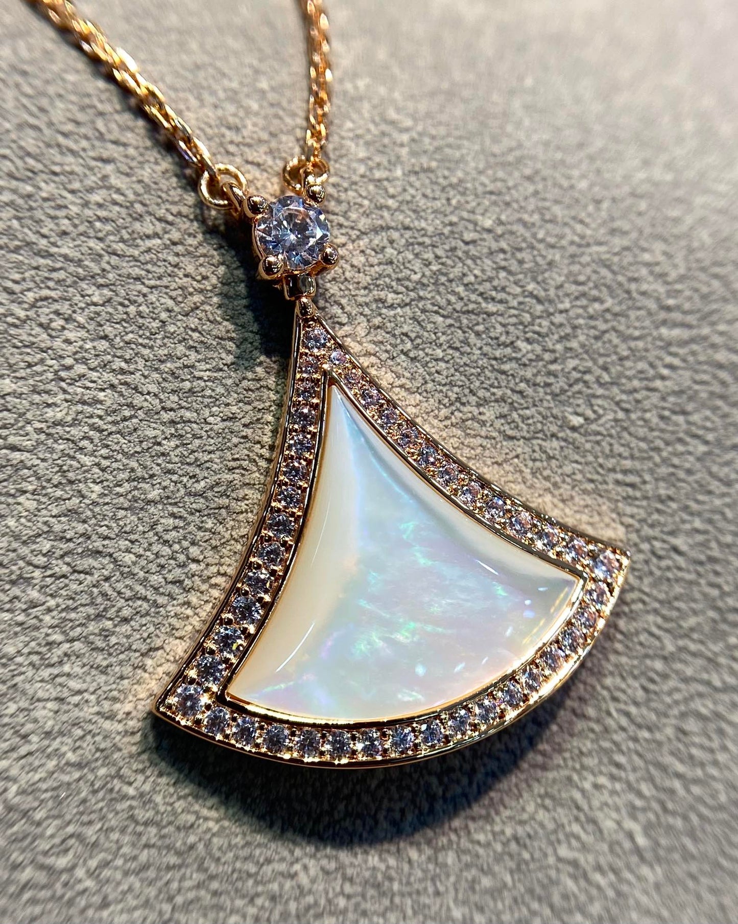[OLIVIA]DREAM MOP DIAMOND PAVED PINK GOLD NECKLACE