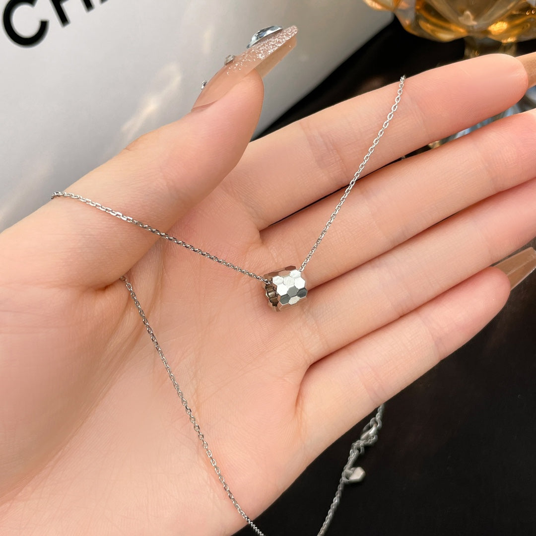 [Everoly JW]BEE MINI NECKLACE