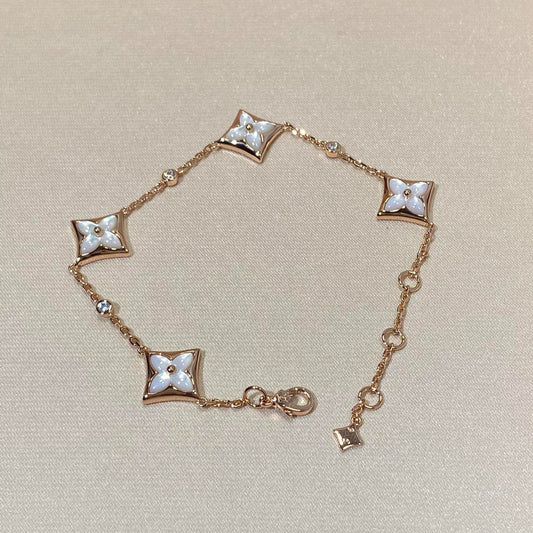 [Everoly JW]Armband mit Sternmotiv und vier Mops-Diamanten in Roségold