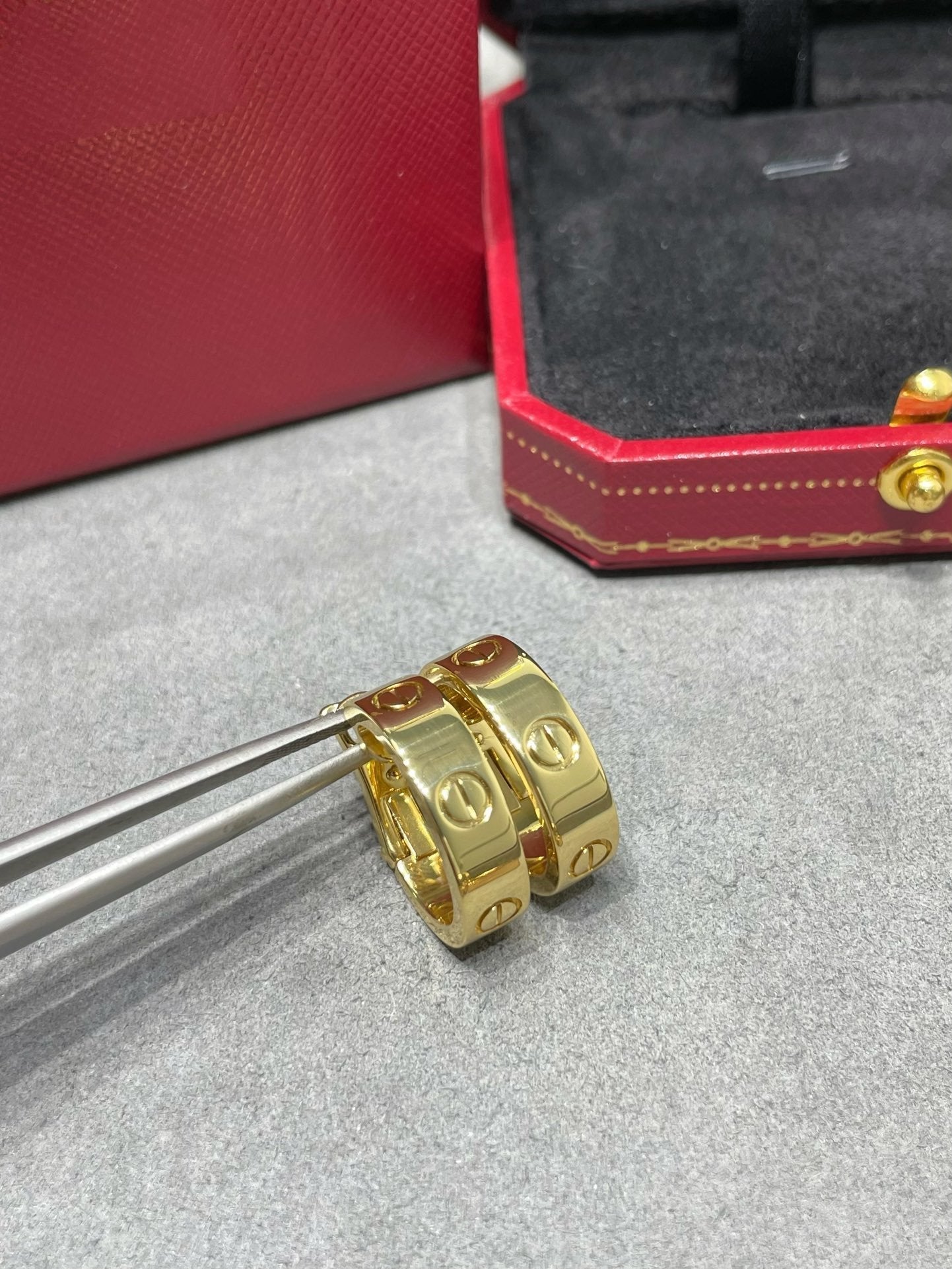 [エバリー JW]ラブ 5.5MM イヤリング