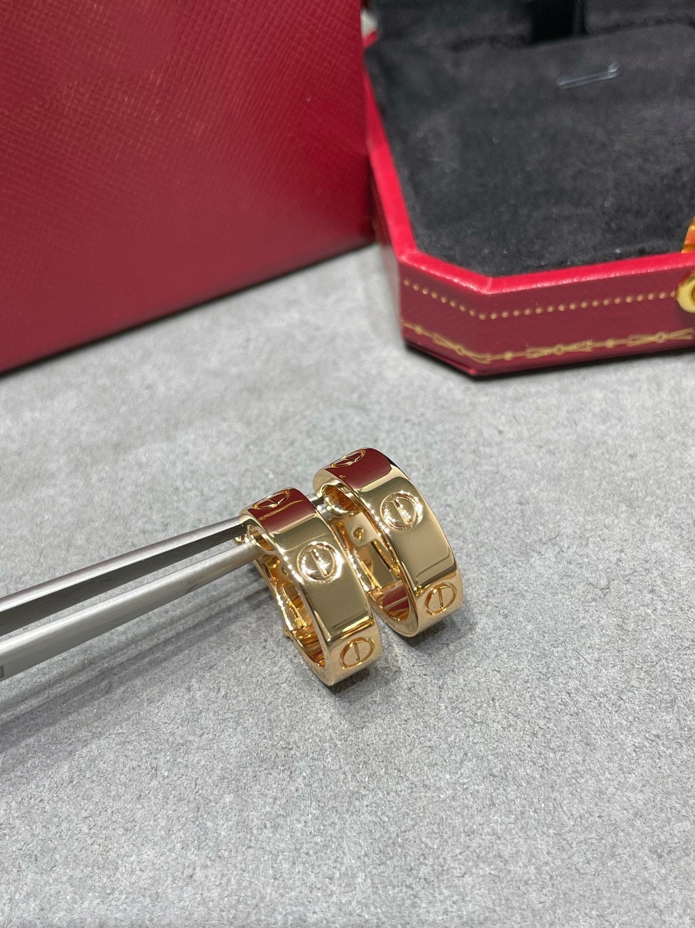 [エバリー JW]ラブ 5.5MM イヤリング