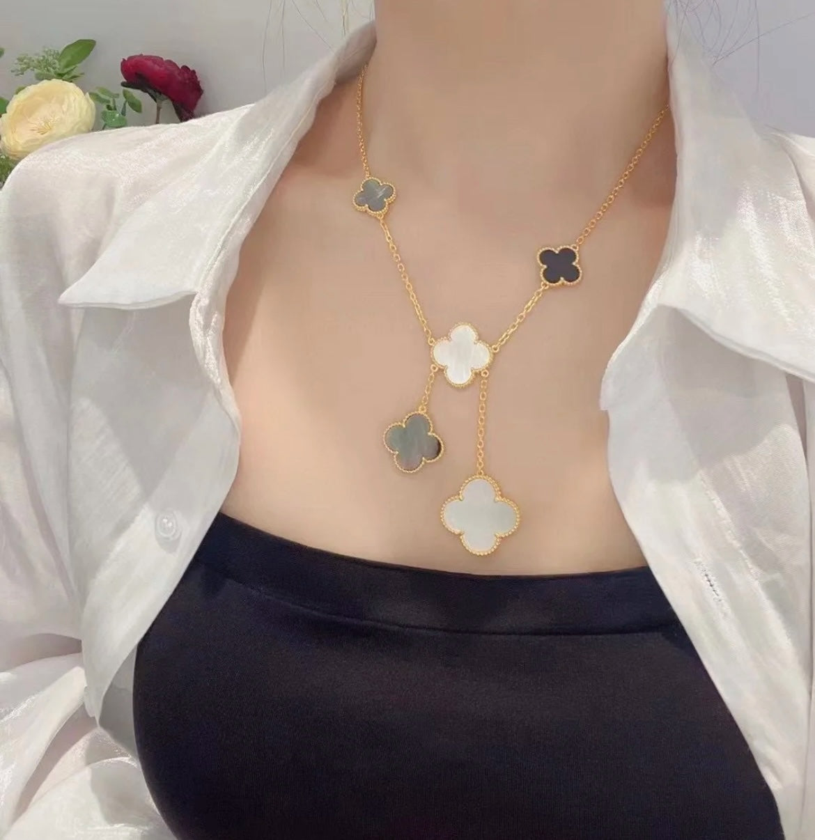 [Olivia JW]CLOVER 6 MOTIF MOP ONYX GOLD NECKLACE