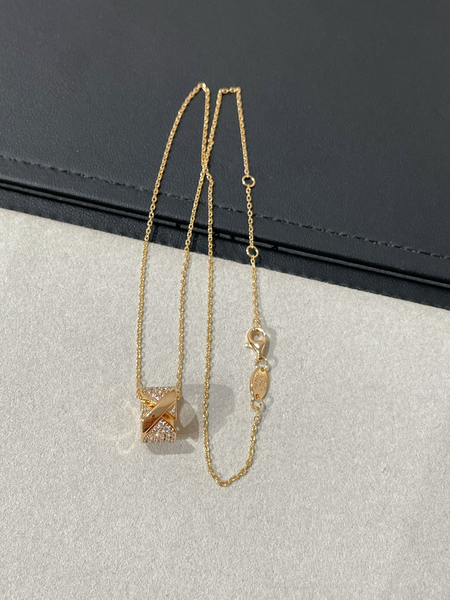 [Olivia JW]LIENS EVIDENCE DIAMOND PAVED NECKLACE