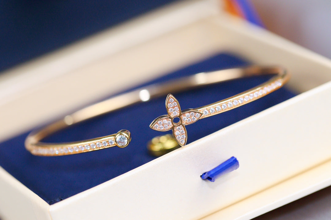 [Everoly JW]IDYLLE ROSA GOLD OFFENES ARMBAND MIT DIAMANTEN